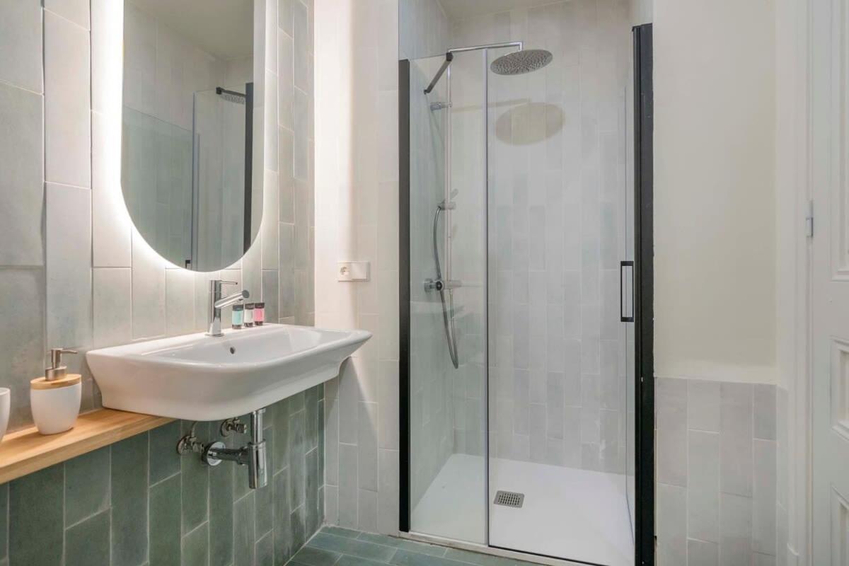 Amazing 5 Bd 5 Bathroom Next To Plaza Catalunya Appartamento *