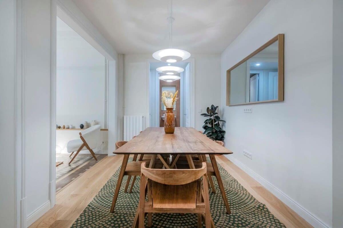 Amazing 5 Bd 5 Bathroom Next To Plaza Catalunya Appartamento *