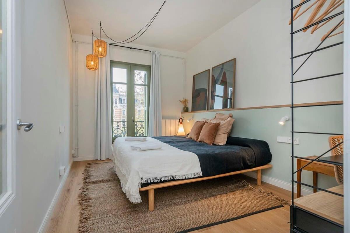 Amazing 5 Bd 5 Bathroom Next To Plaza Catalunya Apartment Barcelona